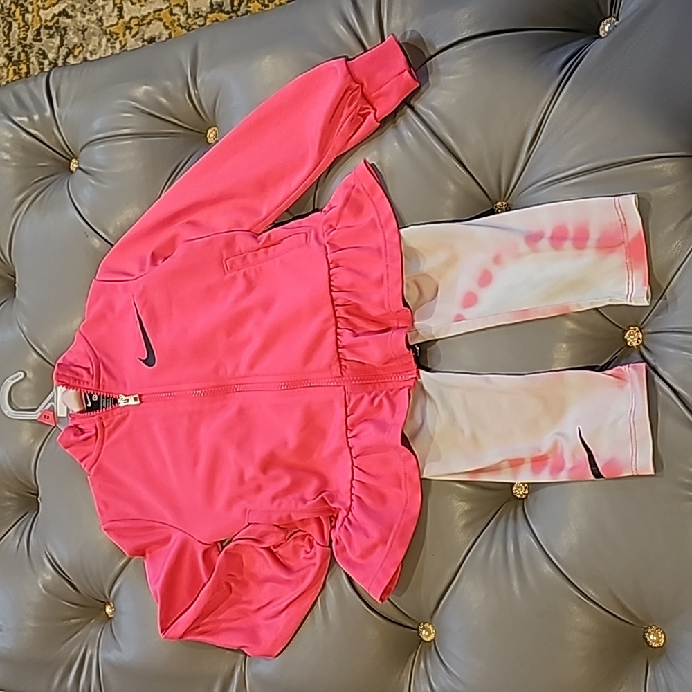 Girls Nike jacket and legging set